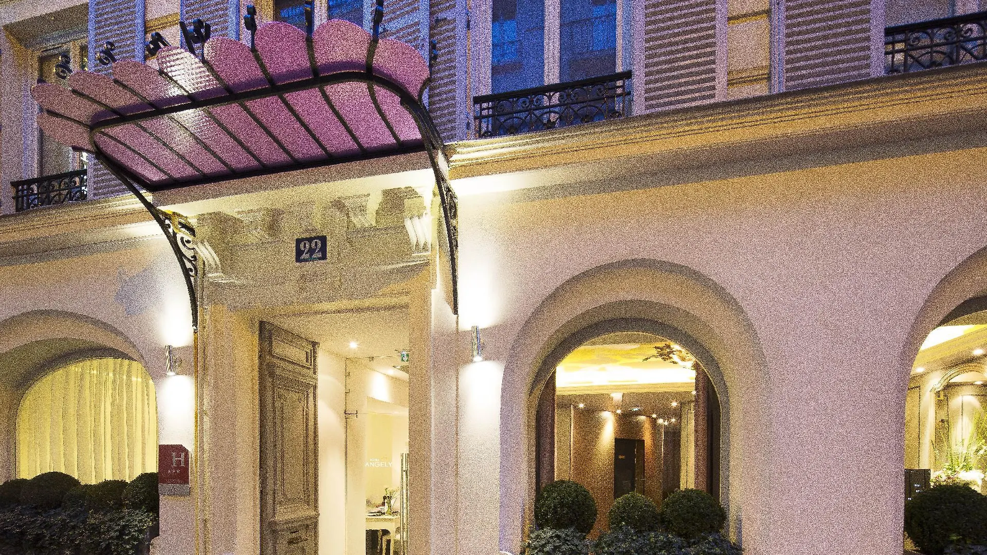 New Republique - Ex Albert's 4*