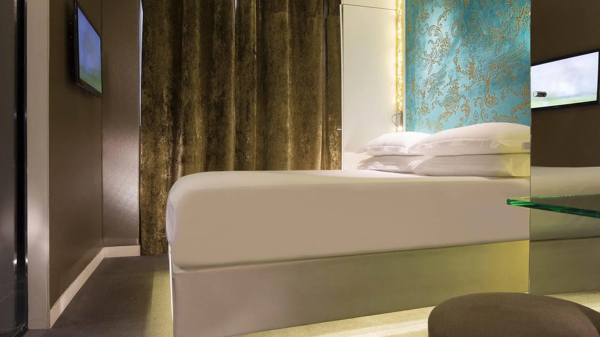 New Republique - Ex Albert's Hotel 4*
